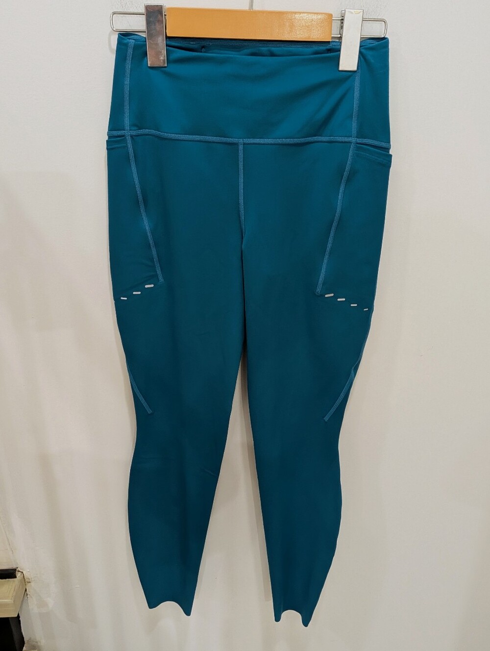 NIKE | Women's Abyss Blue Dri-Fit Swiss 7/8 Scalloped Hem Fitted Running Legging
